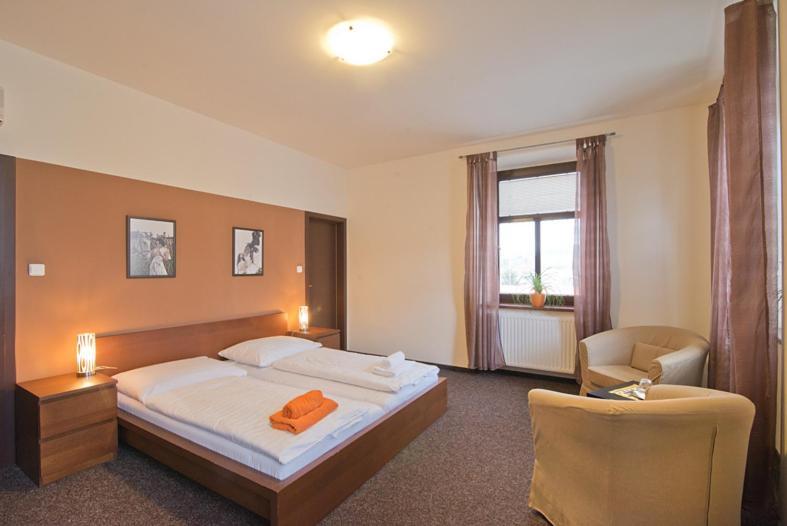 Hotel U Zlatého býka Písek Habitación foto